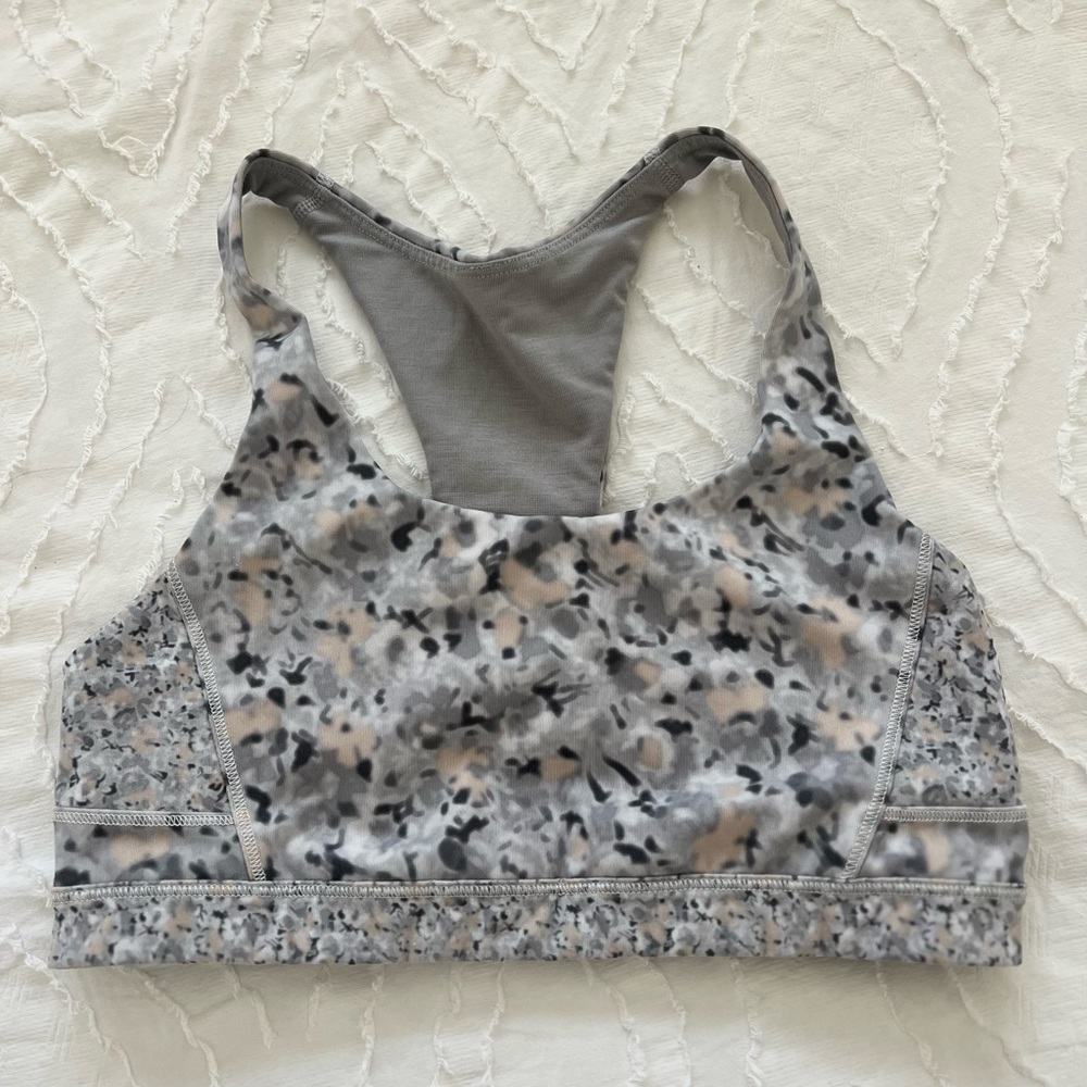 Lululemon sport bra size 6
